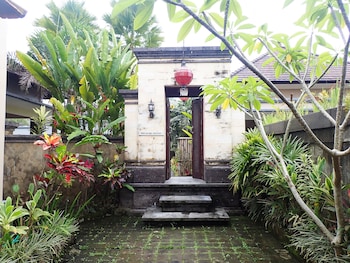 widi agung villa