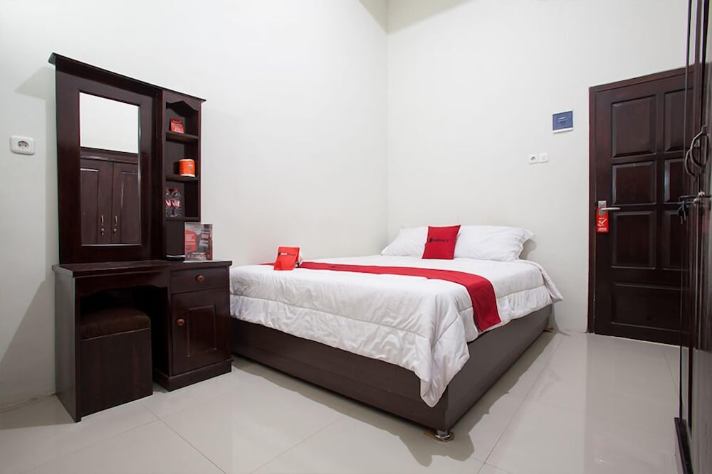 reddoorz near banyuwangi baru station