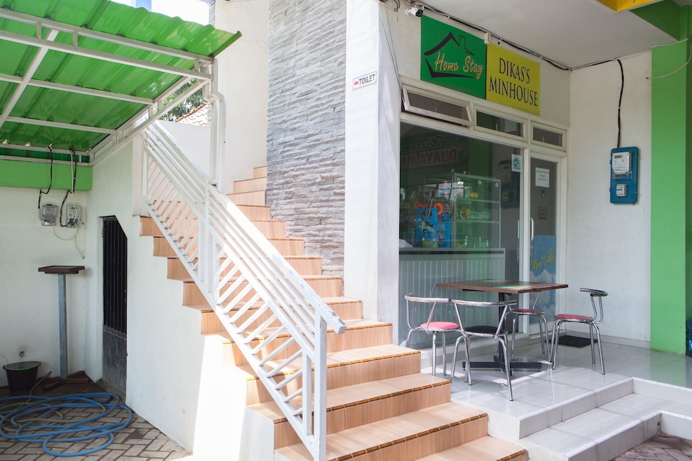 reddoorz near banyuwangi baru station