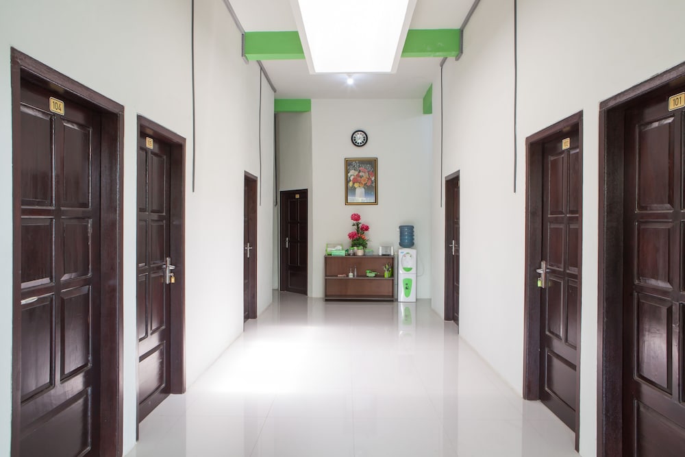 reddoorz near banyuwangi baru station