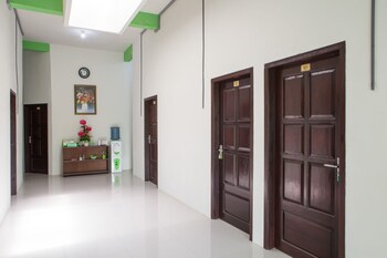 reddoorz near banyuwangi baru station