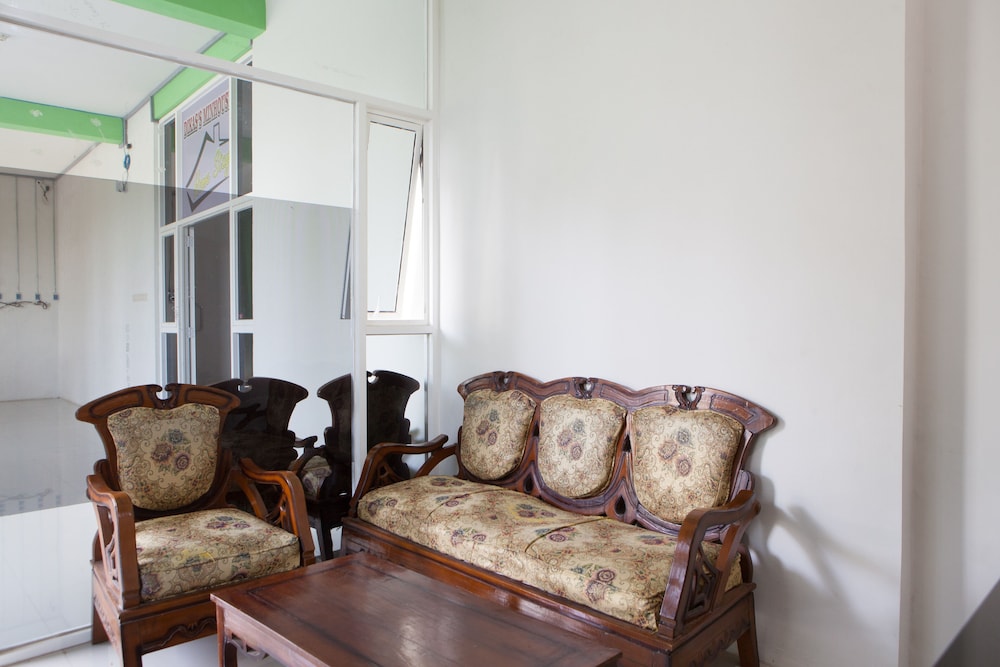 reddoorz near banyuwangi baru station