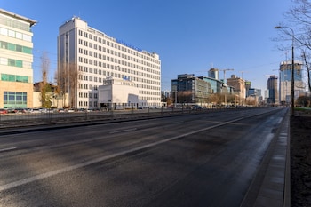 aando warszawa wola
