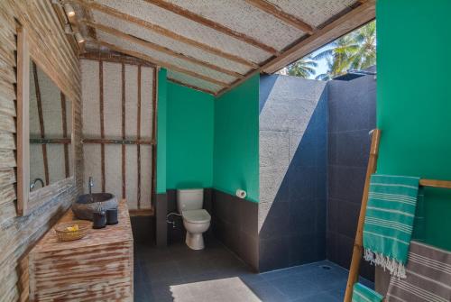 gili meno escape