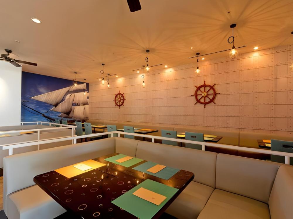 hotel universal port