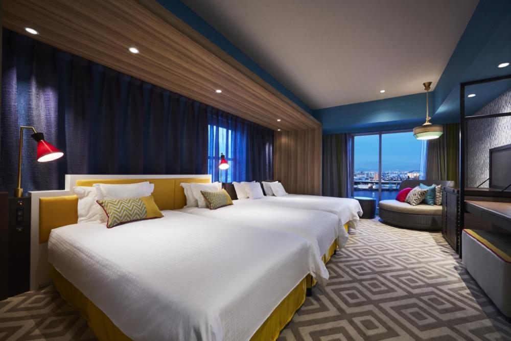 hotel universal port