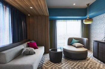 hotel universal port