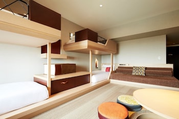 hotel universal port