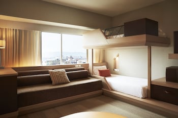 hotel universal port