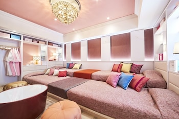 hotel universal port