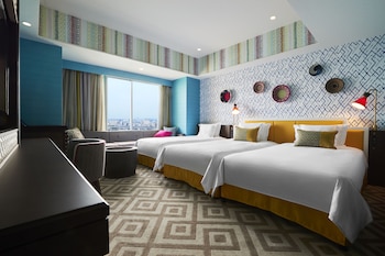 hotel universal port