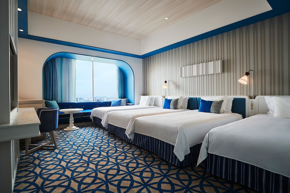 hotel universal port