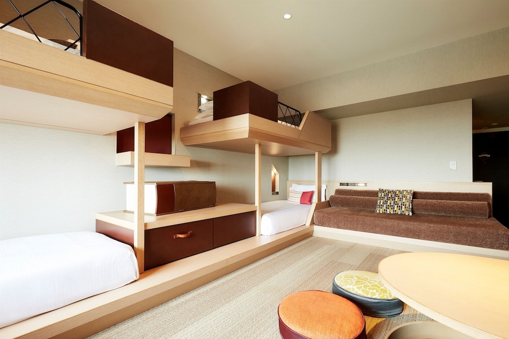 hotel universal port