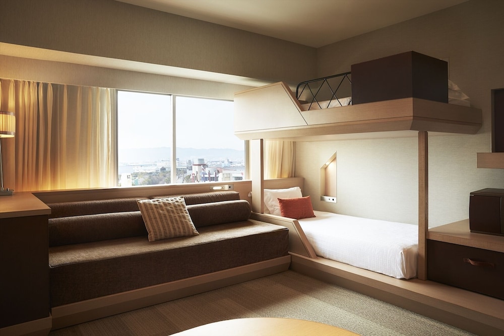 hotel universal port