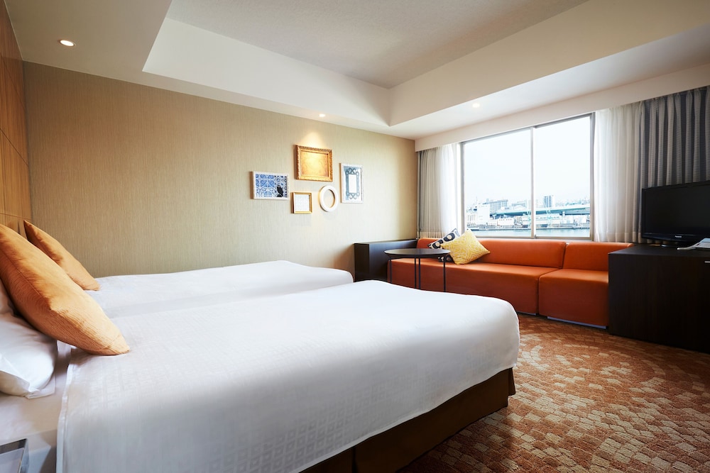 hotel universal port