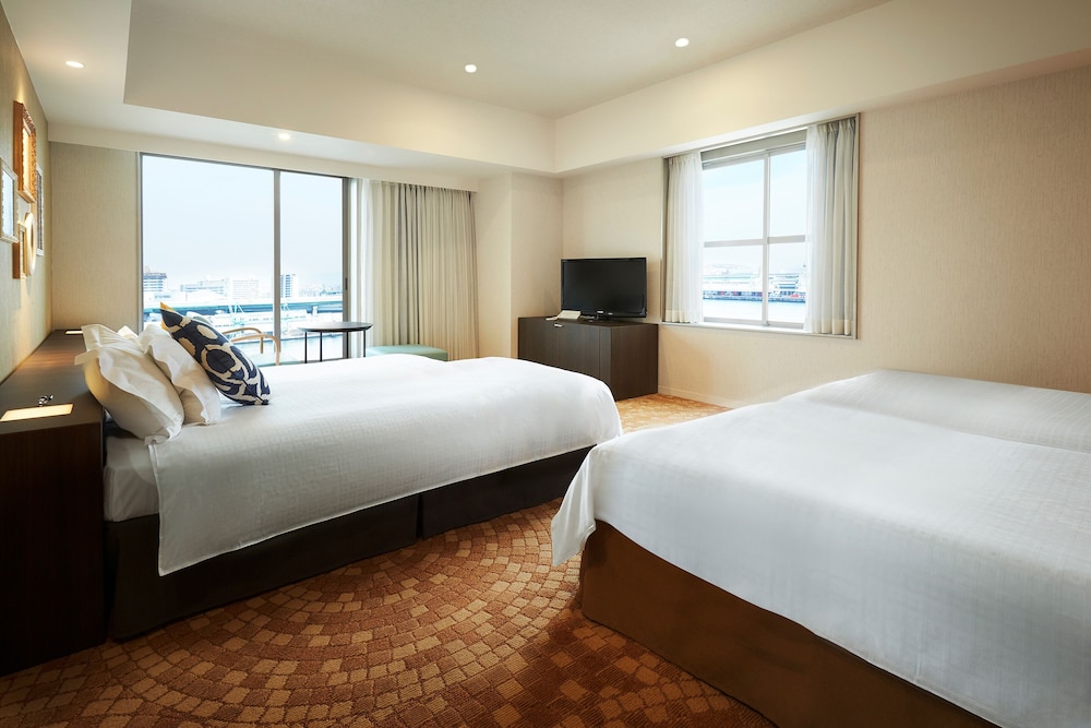 hotel universal port