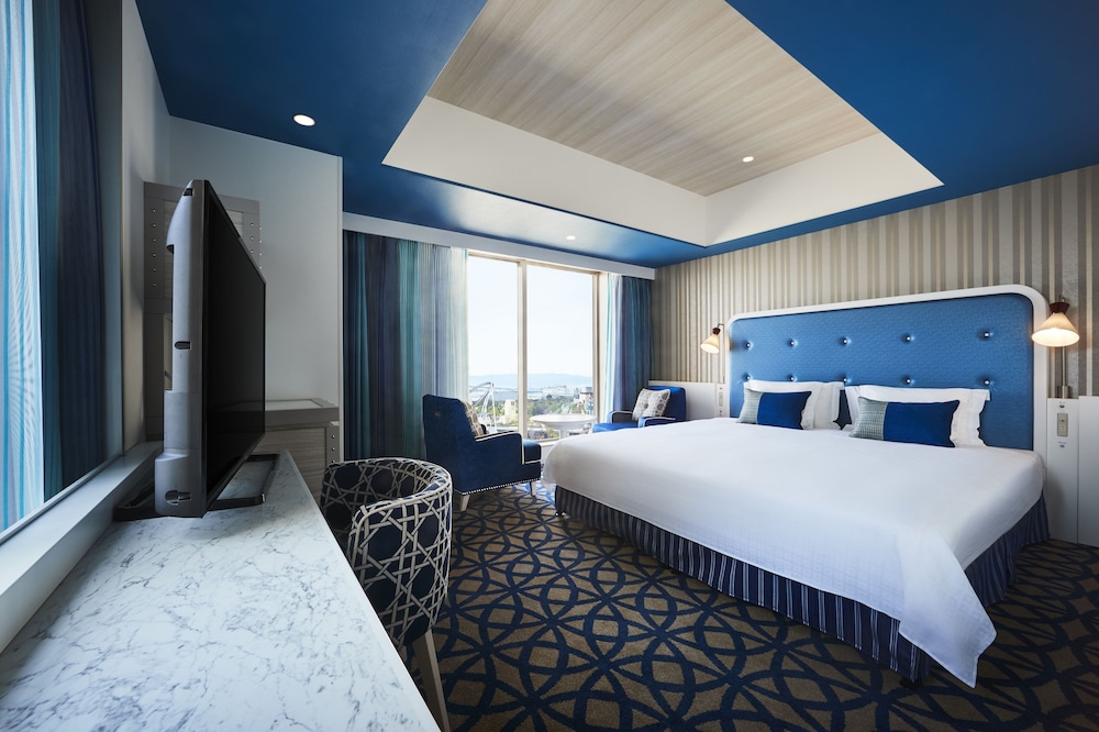 hotel universal port