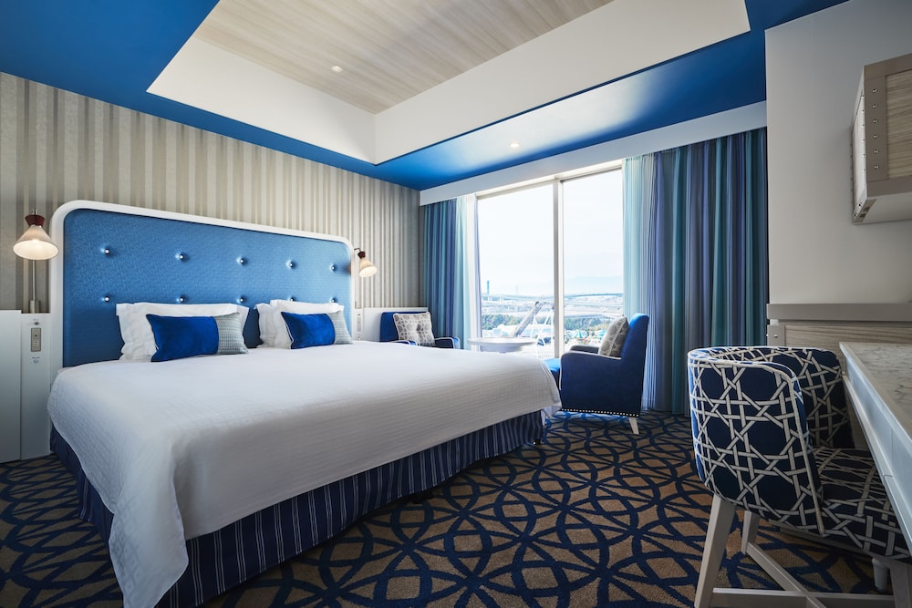 hotel universal port