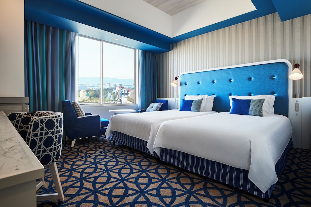 hotel universal port