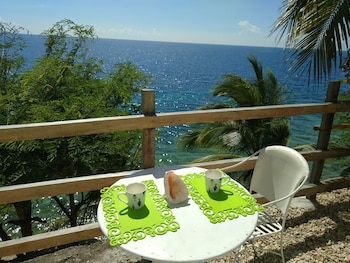 La Bella Beach House Cebu,Boljoon>>Alcoy,2.5 star