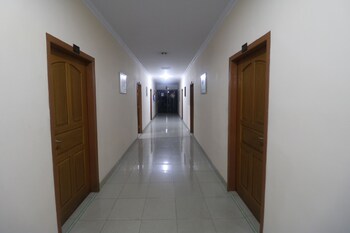 reddoorz plus near wtc batanghari mall