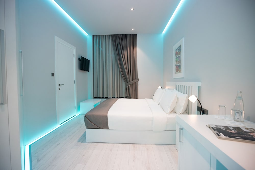 metro hotel tirana