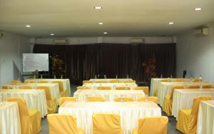 al badar hotel syariah makassar