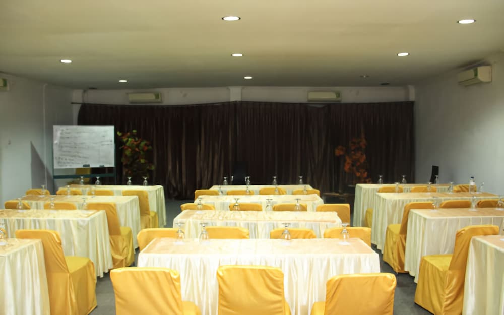 al badar hotel syariah makassar