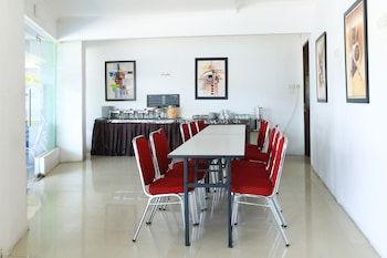 al badar hotel syariah makassar