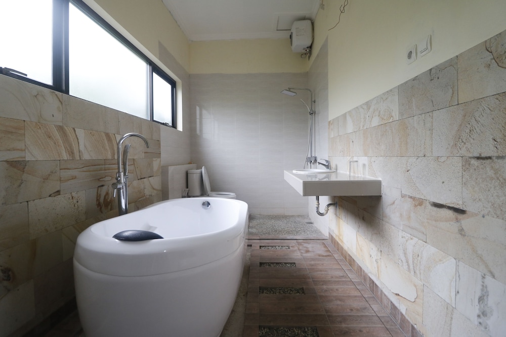 reddoorz plus near kualanamu airport