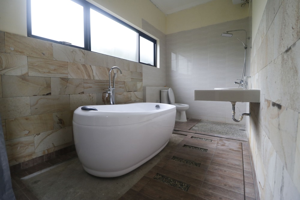 reddoorz plus near kualanamu airport