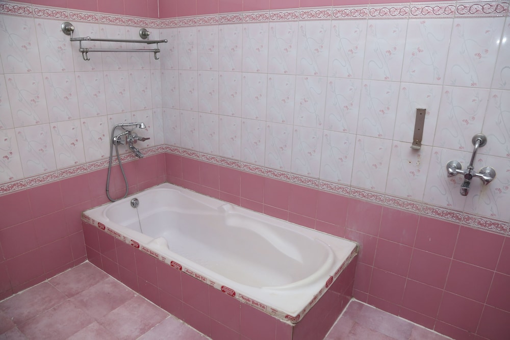 Hotel Gupta Inn,Near Jvh Mall,3 star