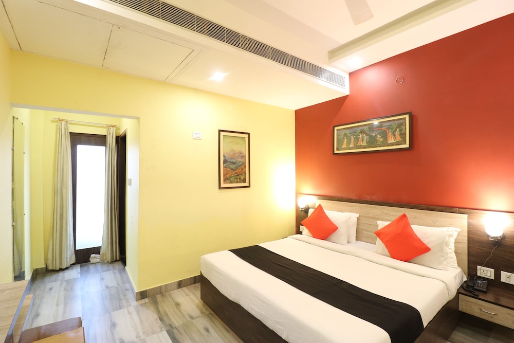 Hotel Gupta Inn,Near Jvh Mall,3 star