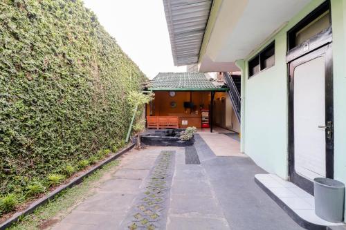 hotel safara yogyakarta by zuzu