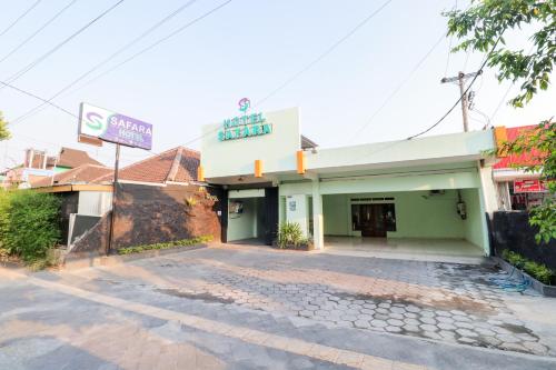 hotel safara yogyakarta by zuzu