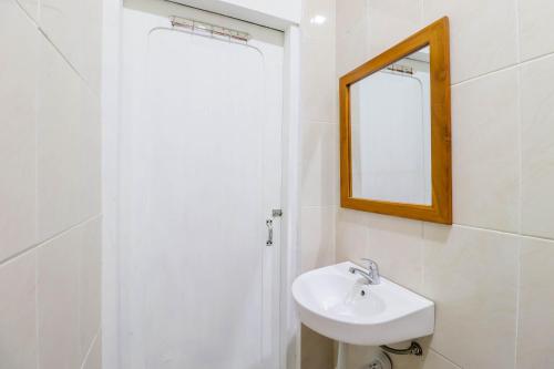 hotel safara yogyakarta by zuzu