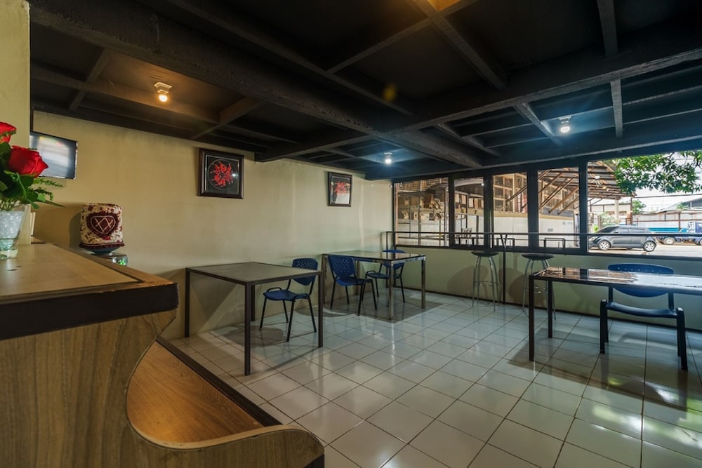 reddoorz near cikampek mall karawang