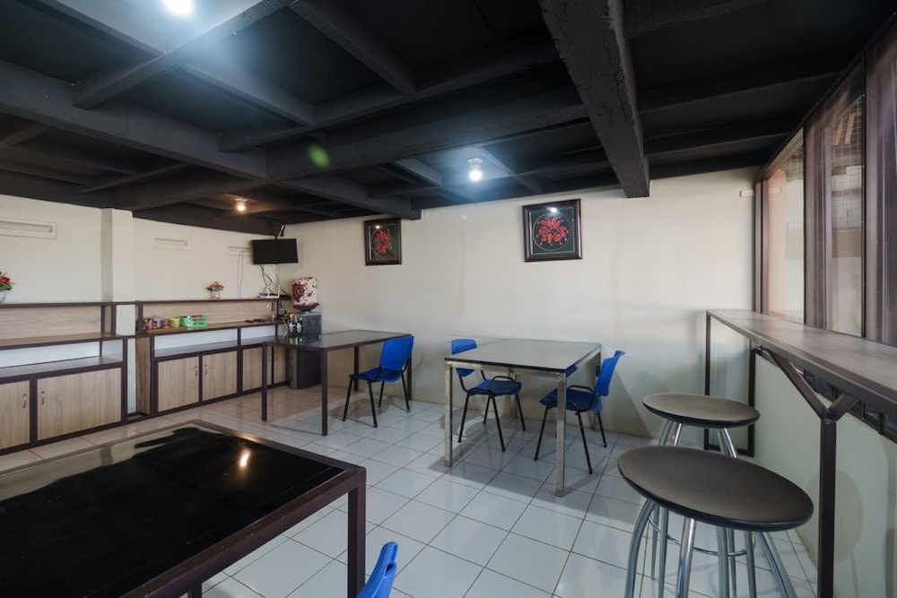 reddoorz near cikampek mall karawang