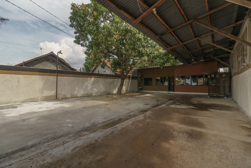 reddoorz near cikampek mall karawang