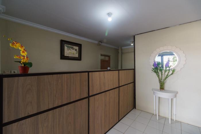 reddoorz near cikampek mall karawang