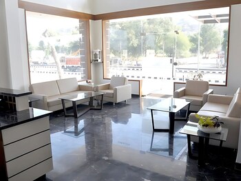 hotel srijan inn