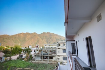 hotel tapovan cottage