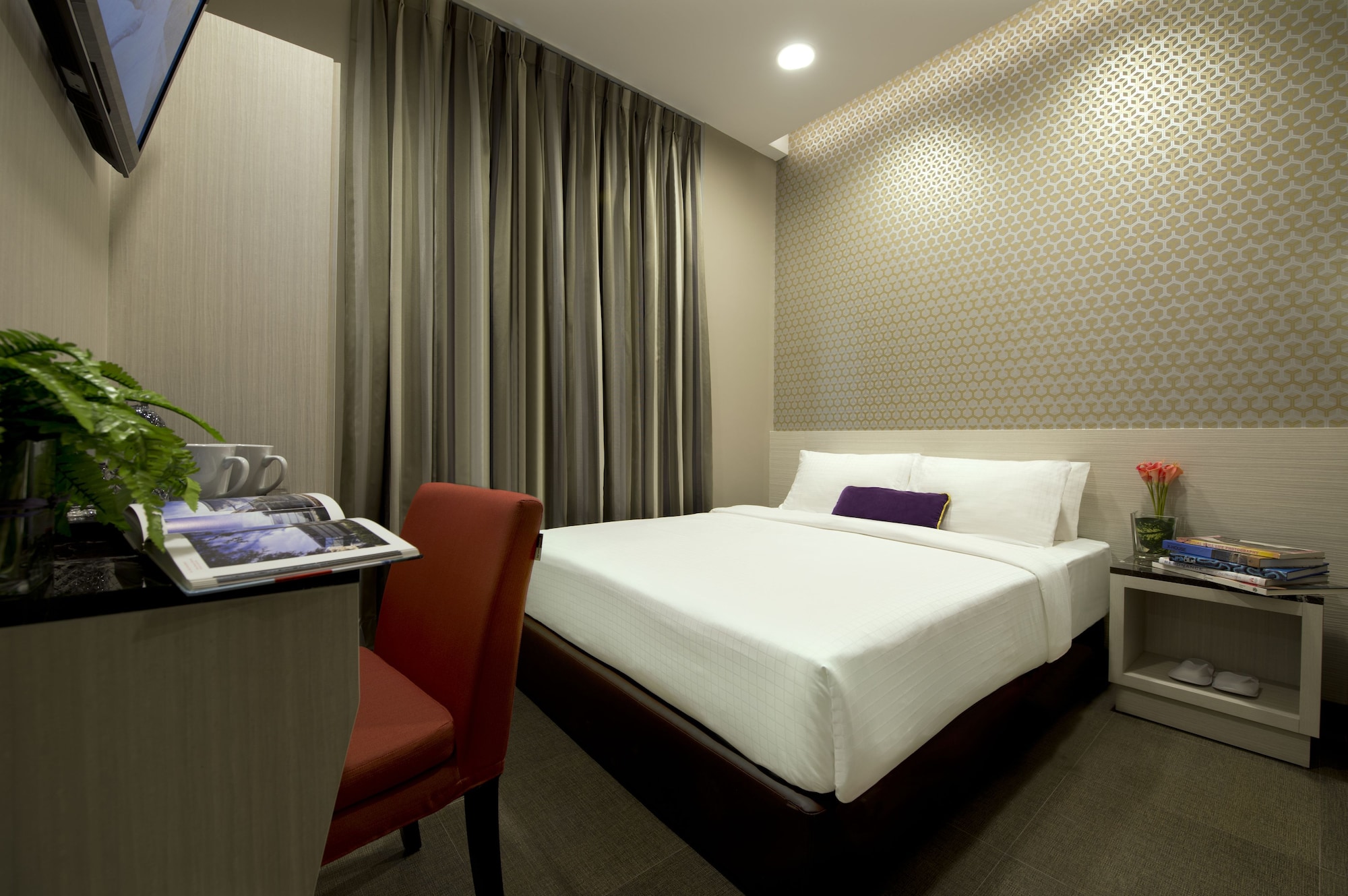 v hotel bencoolen