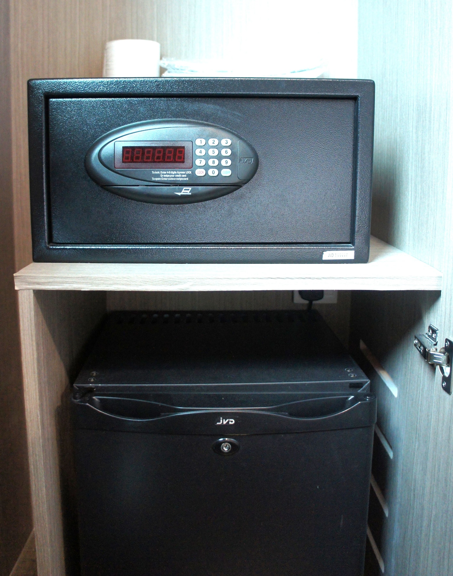 v hotel bencoolen