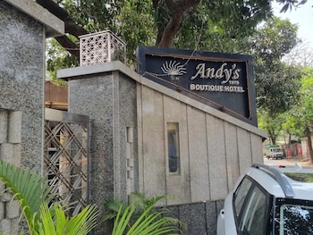 Andy's Boutique,Kalyan West,3 star