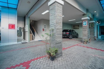 reddoorz plus near semanggi