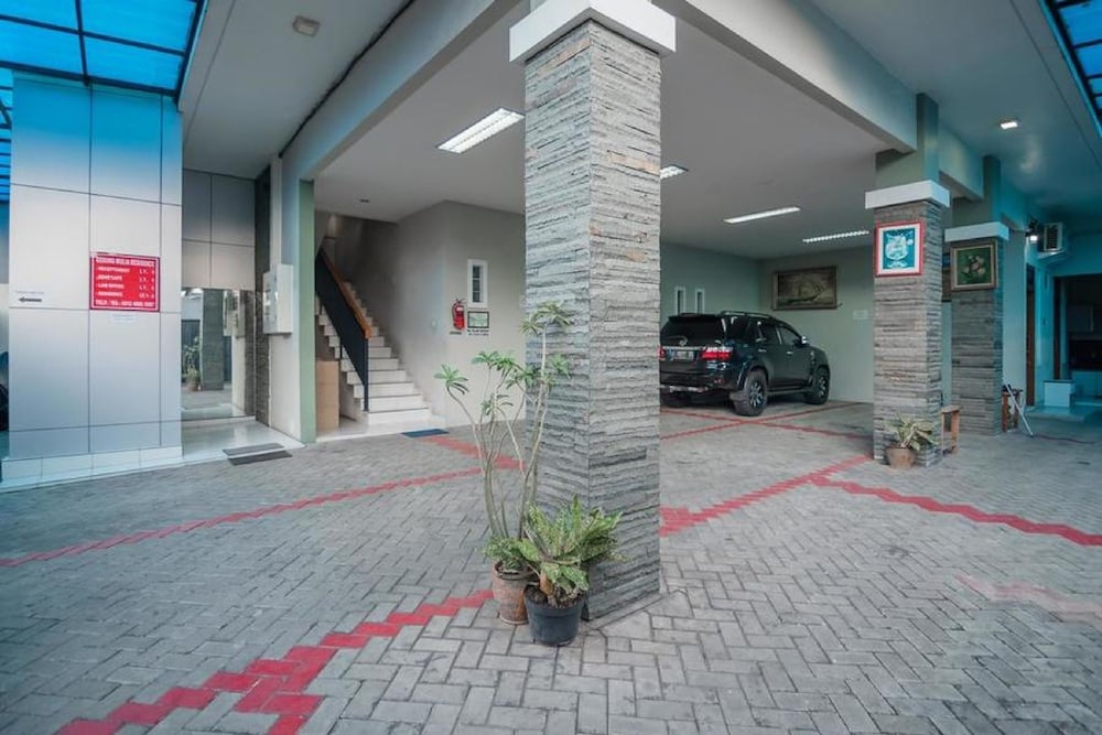 reddoorz plus near semanggi