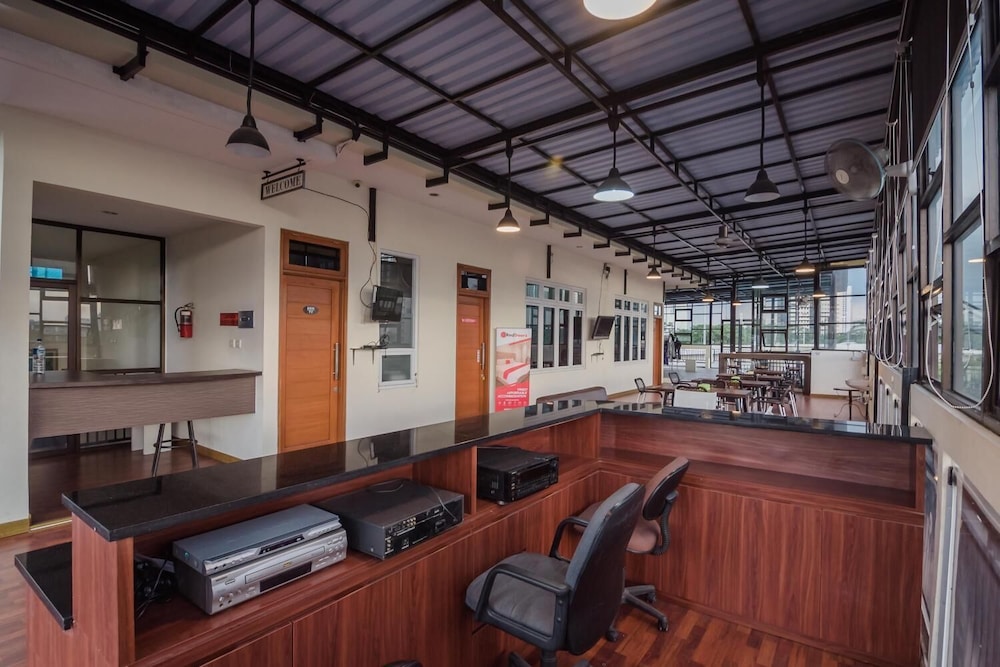 reddoorz plus near semanggi