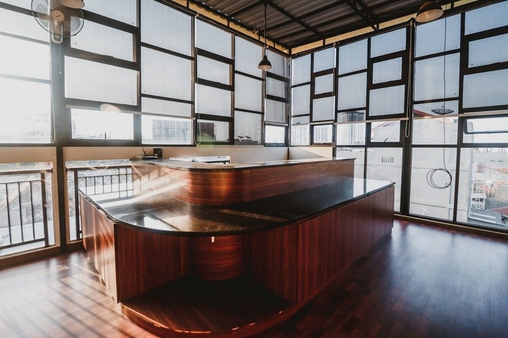 reddoorz plus near semanggi