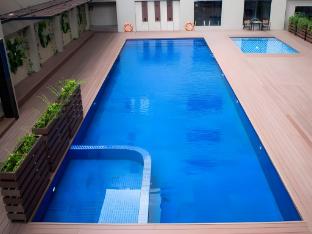 aglow hotel harbor bay batam
